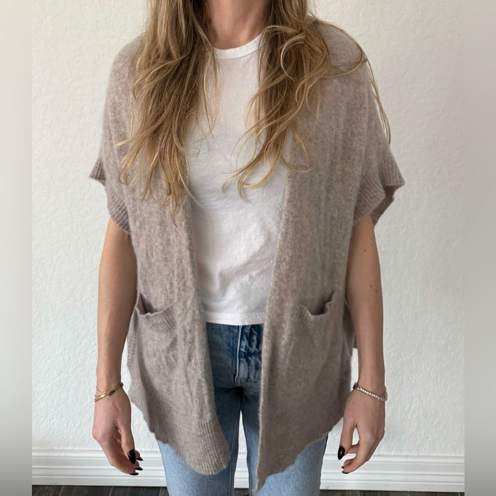 Halogen 100% Cashmere Cape with Pockets - One Size - Picture 2 of 7